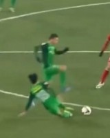 马季奇回顾被队友郎征飞铲：他说对手抢你有点难，想顺带帮帮他们